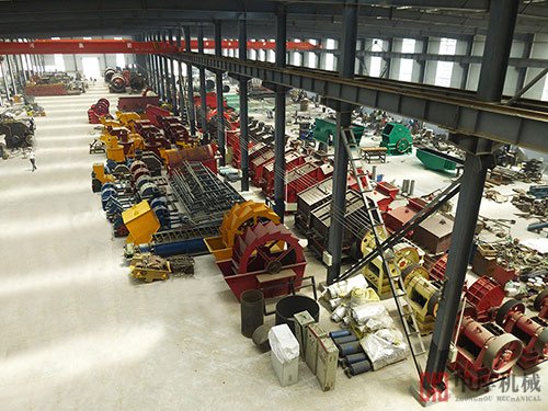 鄭州中厚機械設備有限公司車間一角